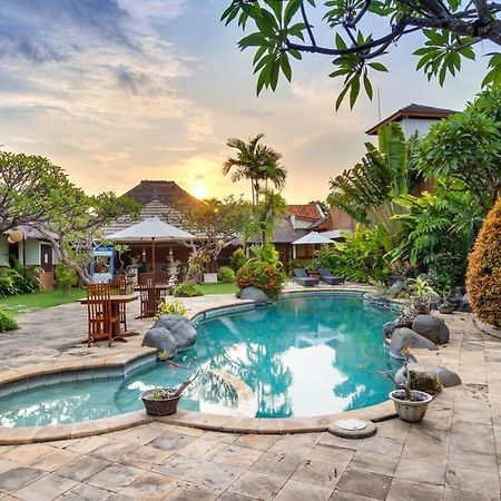 Desamuda Village Seminyak Esterno foto