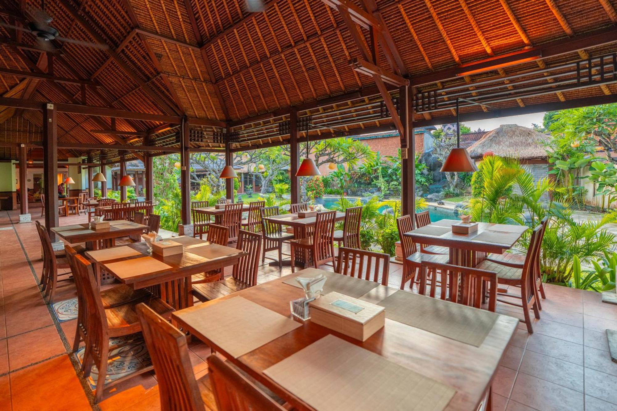 Desamuda Village Seminyak Esterno foto